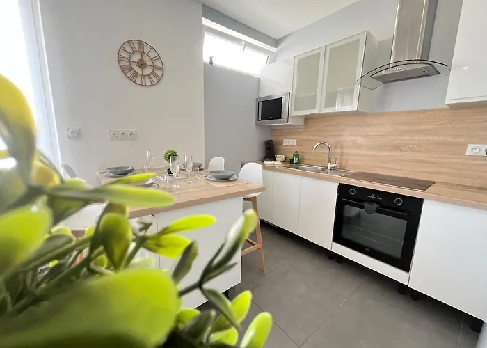 Appartement E 2 Poterne T3 Rdc Proche Centre-ville *